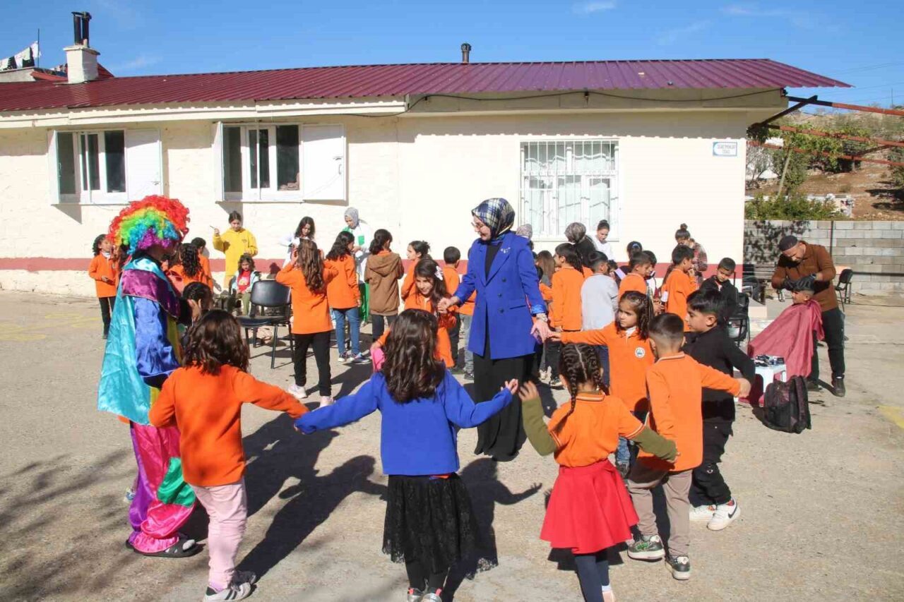 Diyarbakır'ın Silvan ilçesinde, Kaymakam Osman Oğuz Ekşi öncülüğünde, Malabadi Aile