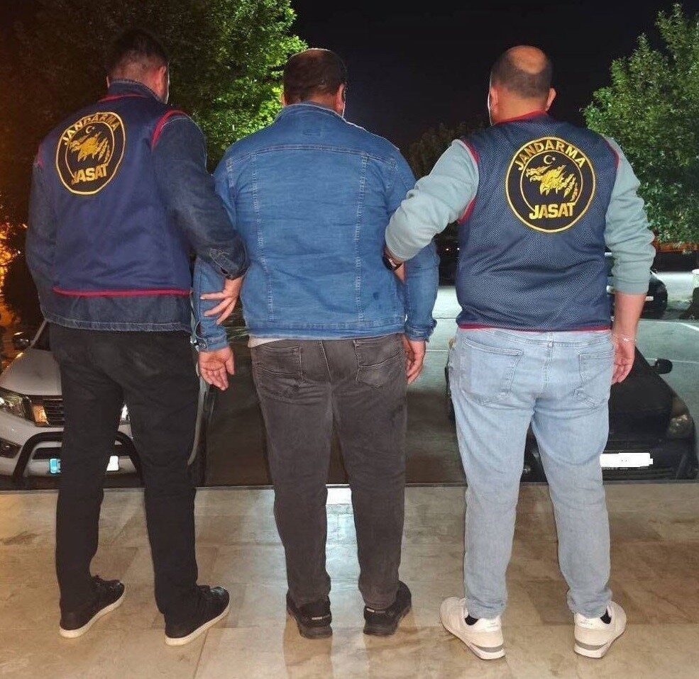 Mersin'in Mut ilçesinde ehliyet sınavına dijital hileyle katılan bir kişi