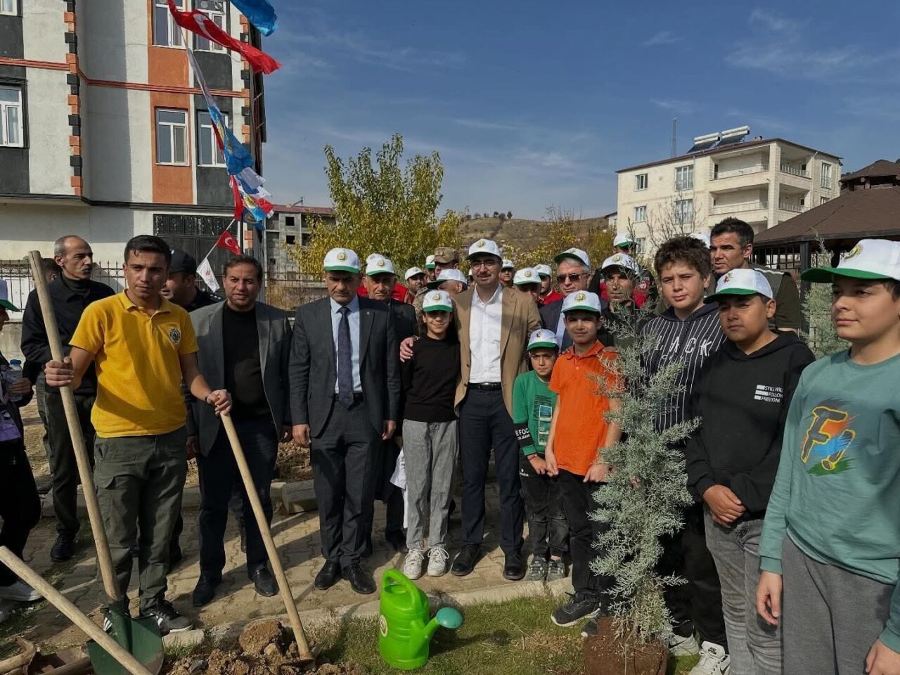 Adıyaman'ın Sincik ilçesinde "Yeşil Vatan Sevdamız" temalı fidan dikim etkinliği