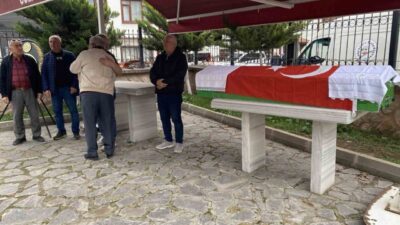 İstanbul Kartal'daki bir lisede, 16 yaşındaki İsmail Mert Küçükbaşar, arkadaşının