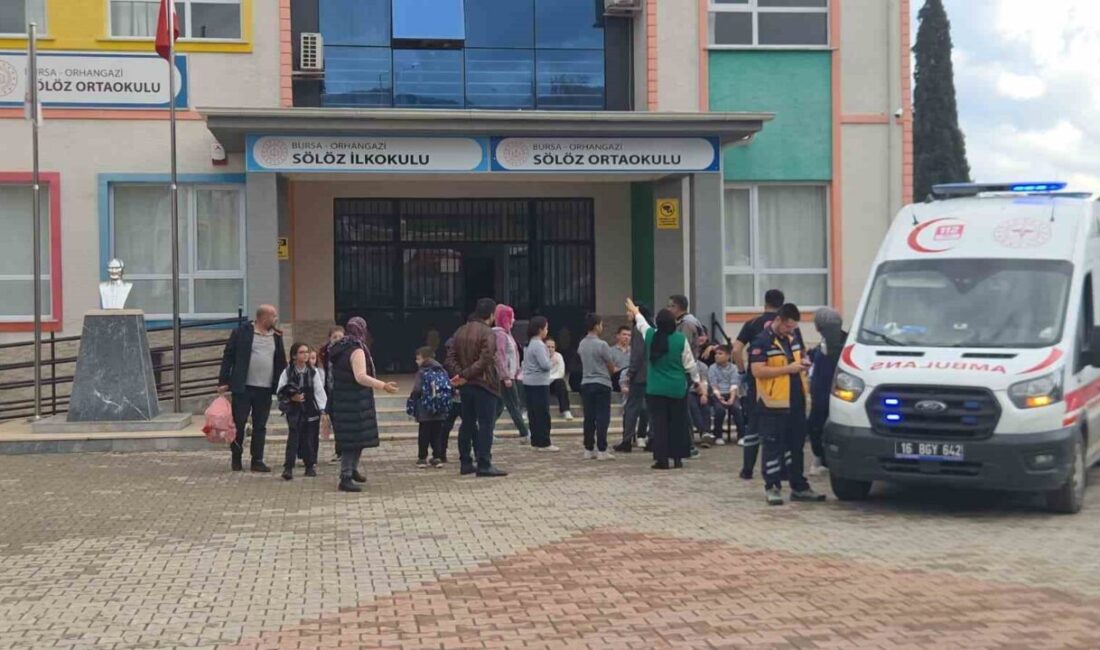 Bursa'nın Orhangazi ilçesindeki bir ortaokulda, öğle yemeğinden sonra 60 öğrenci