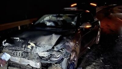 Sinop Belediye Başkanı Metin Gürbüz'ün makam aracı, Kastamonu'nun Hanönü ilçesinde