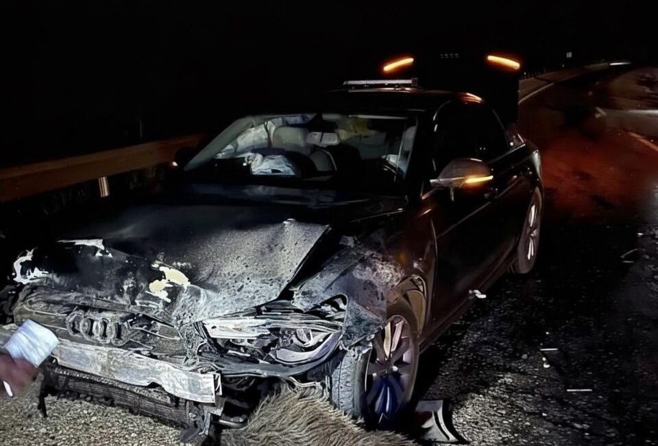 Sinop Belediye Başkanı Metin Gürbüz'ün makam aracı, Kastamonu'nun Hanönü ilçesinde