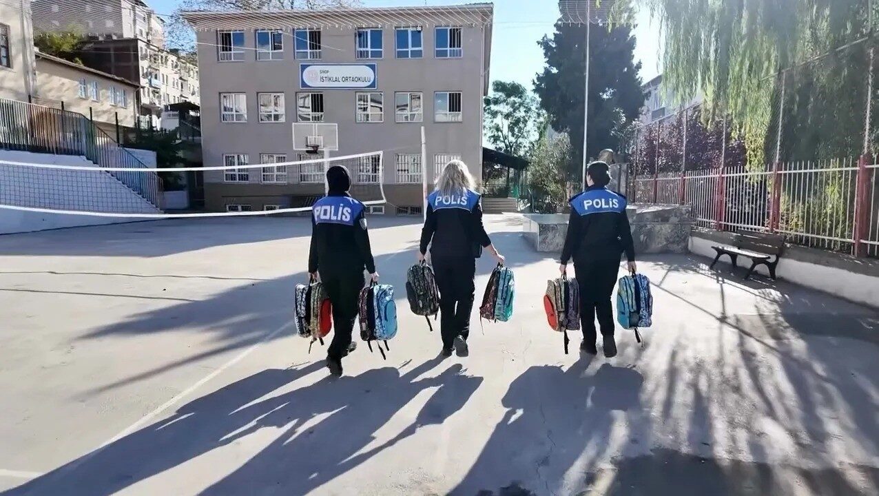 Sinop İl Emniyet Müdürlüğü'nün "Mutlu Şehirde Polis Çocuk El Ele"