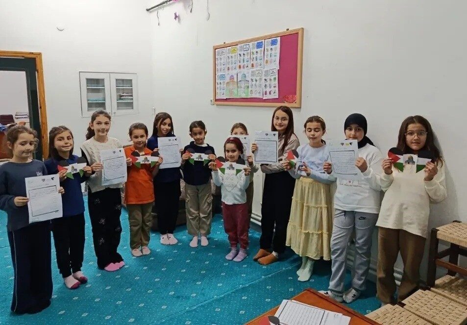 Sinop'un Boyabat ilçesindeki Diyanet Gençlik Merkezi'nde eğitim alan 7-10 yaş
