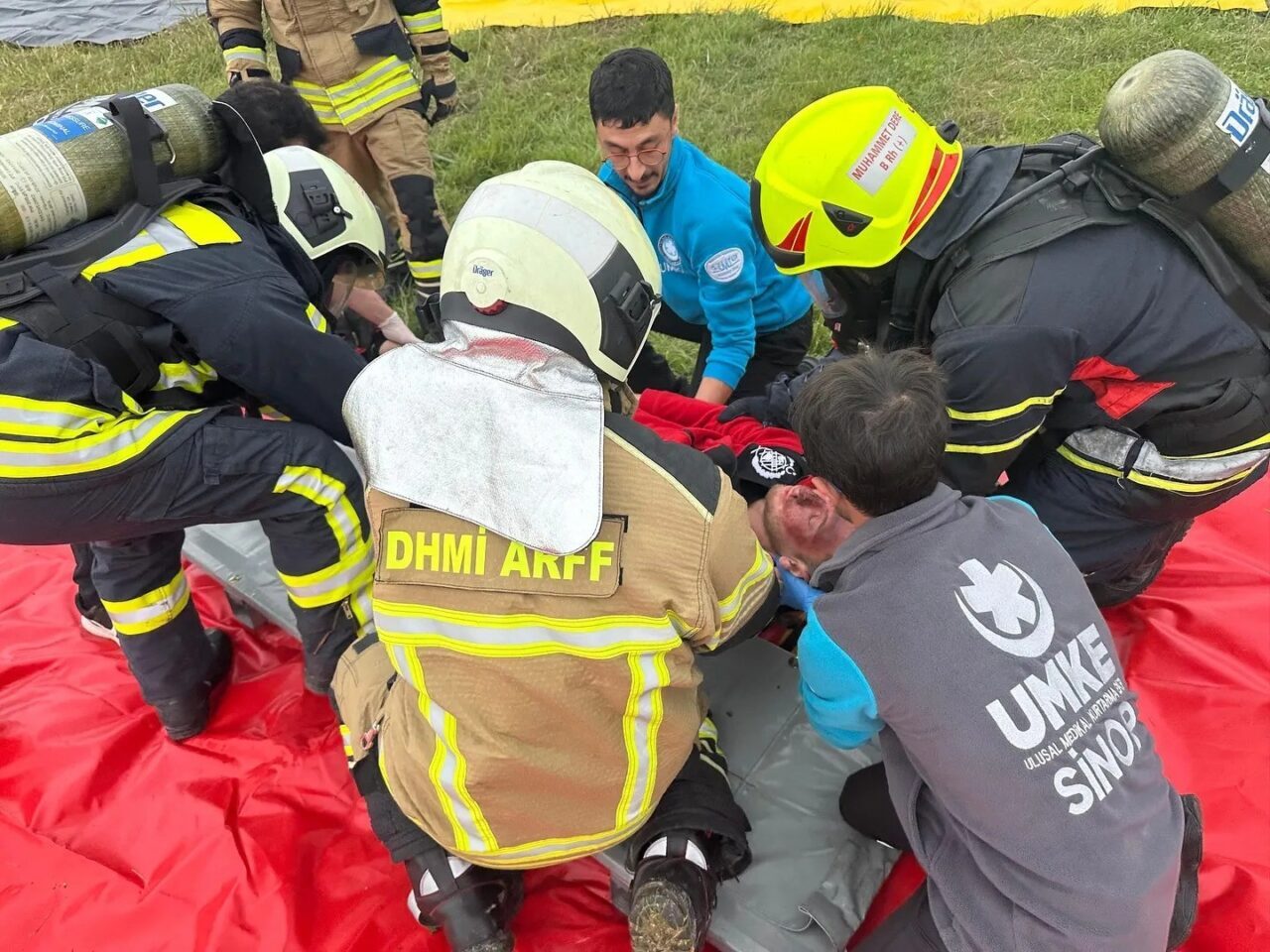 Sinop Havalimanı'nda olası bir uçak kazasına yönelik tatbikat yapıldı. Sinop