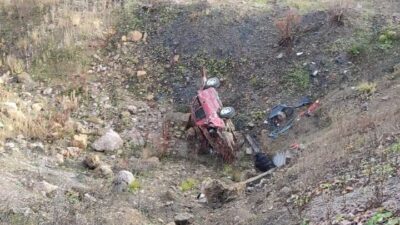 Sinop'un Ayancık ilçesinde 68 yaşındaki Ramazan Şahin'in kullandığı otomobil uçuruma