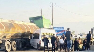 Şırnak'ın Silopi ilçesinde okul servisi ile tankerin çarpışması sonucu 14
