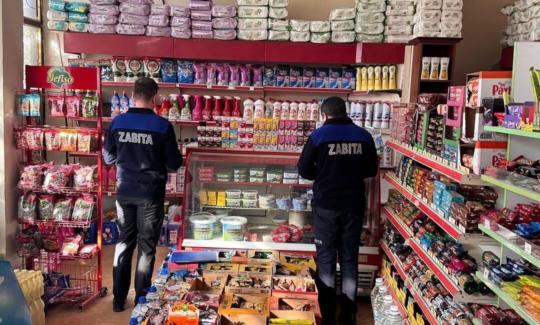 Şırnak Belediyesi zabıta ekipleri, kent merkezindeki işletmeleri düzenli olarak denetleyerek