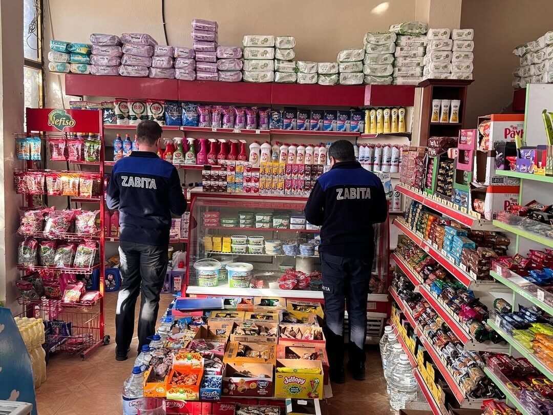 Şırnak Belediyesi zabıta ekipleri, kent merkezindeki işletmeleri düzenli olarak denetleyerek