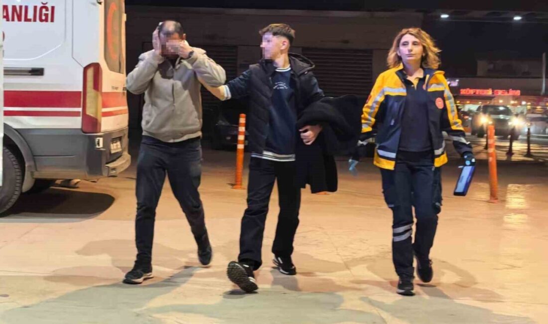 İnegöl’de Alkollü Şahsın Taşlara Düşmesi Sonucu Kulağı Kopma Noktasına Geldi Bursa'nın İnegöl ilçesinde Selçuk Y. (34), alkol aldıktan sonra yürürken