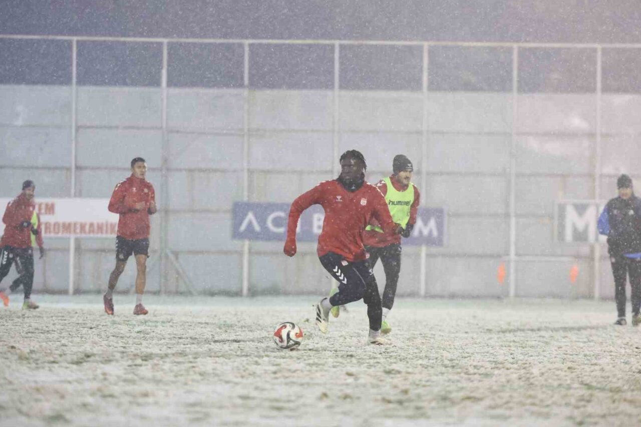 Özbelsan Sivasspor, Trendyol 1. Lig’in 14. haftasında Esenler Erokspor ile