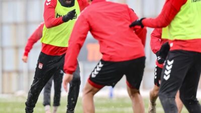 Özbelsan Sivasspor, Trendyol 1. Lig 14. hafta maçında Esenler Erokspor