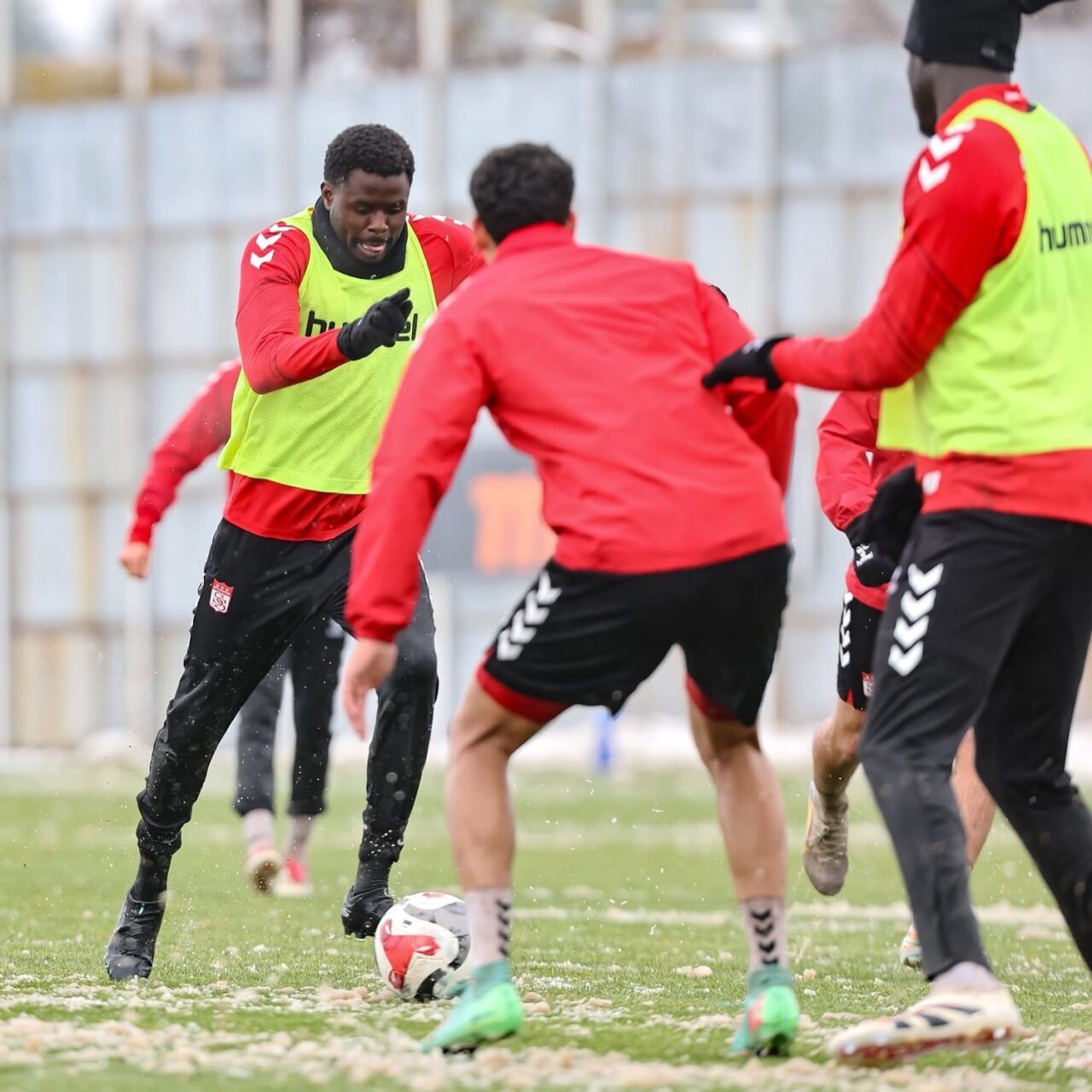 Özbelsan Sivasspor, Trendyol 1. Lig 14. hafta maçında Esenler Erokspor