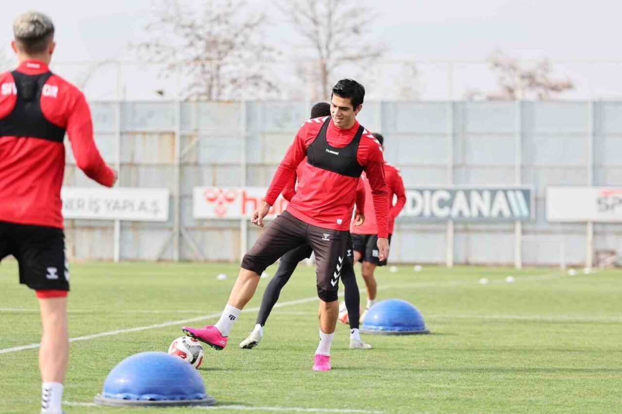 Sivasspor, Esenler Erokspor Maçına Hazırlıklarını Devam Ettiriyor