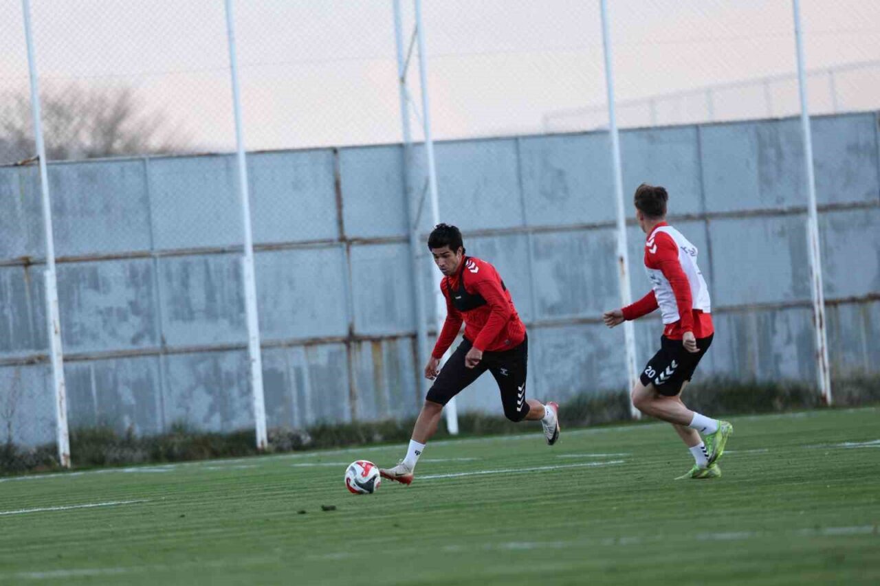 Özbelsan Sivasspor, Trendyol 1. Lig'in 14. haftasında Esenler Erokspor ile