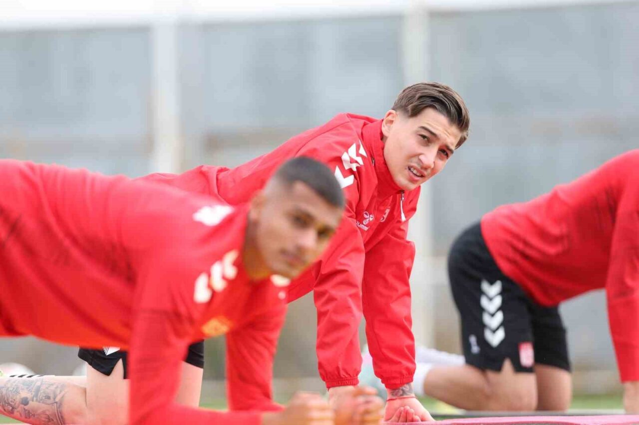 Sivasspor, Esenler Erokspor İle Oynayacağı Maç İçin Hazırlıklarını Sürdürüyor