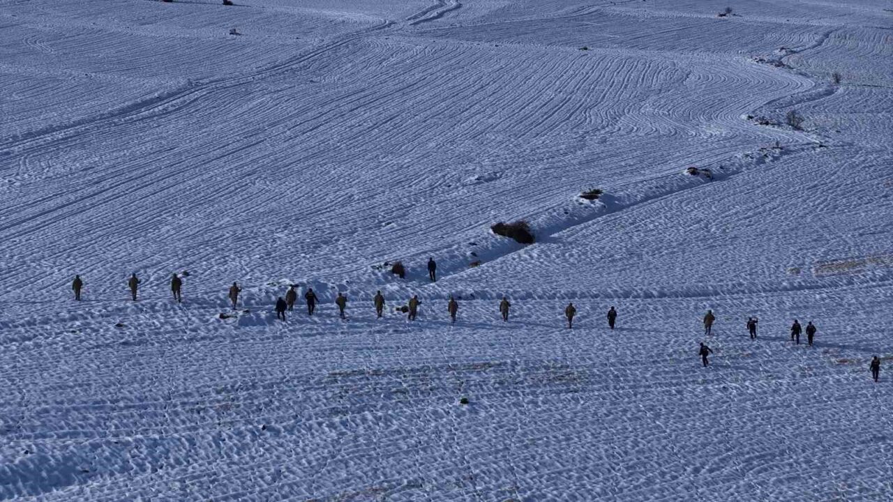 Sivas’ta Kayıp Yaşlı Adamı Bulmak İçin Arama Çalışmaları Sürüyor