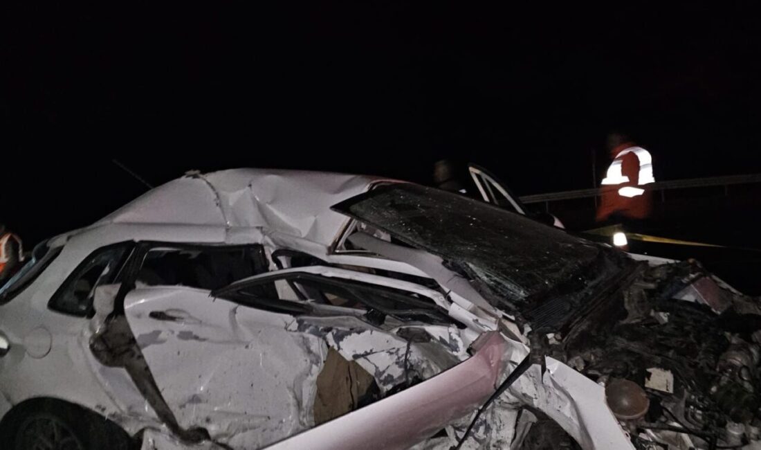 Sivas’ta Otomobillerin Çarpışması Sonucu 1 Kişi Hayatını Kaybetti, 2 Kişi Yaralandı Sivas'ın Suşehri ilçesinde iki otomobilin çarpışması sonucu 56 yaşındaki Yunus