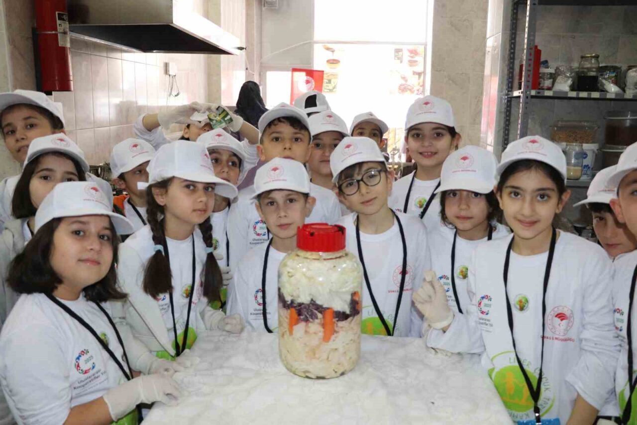 Sivas'ta Süleyman Sami Kepenek İlkokulu'ndan 22 öğrenci, "Lider Çocuk Tarım