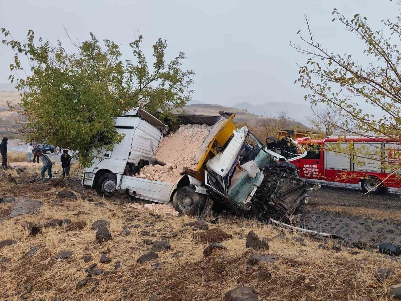 Siverek-Adıyaman Kara Yolunda Meydana Gelen Kaza: 1 Ölü, 1 Ağır Yaralı