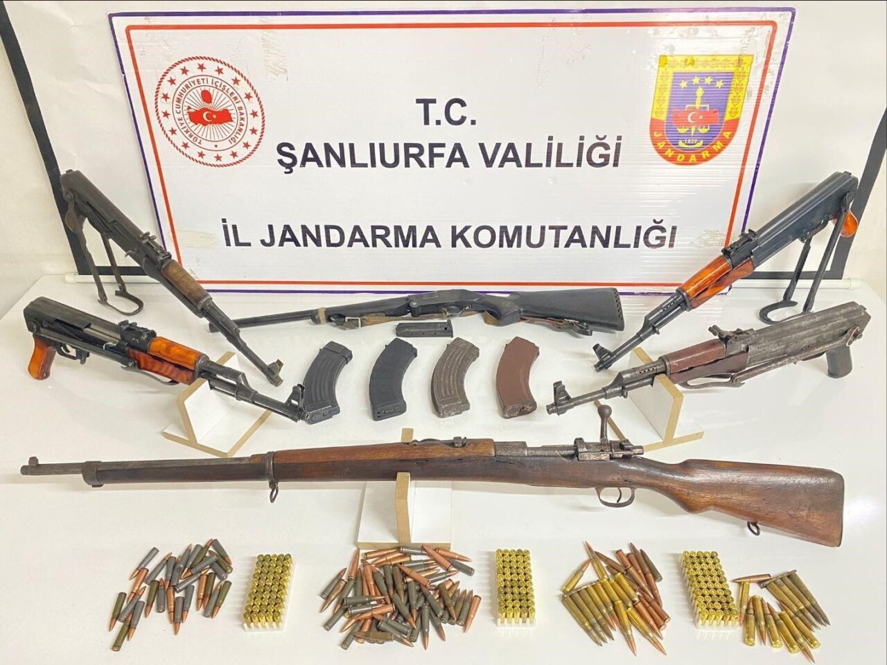 Şanlıurfa'nın Siverek ilçesinde JASAT ekipleri, Bucak ve Karacadağ Jandarma Karakol