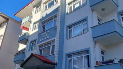 Zonguldak'ın Alaplı ilçesinde bir apartmanda, balkonuna bırakılan pelet soba külü