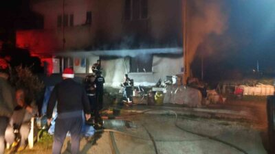 Aydın'ın Sultanhisar ilçesindeki bir evde sobadan çıkan yangın sonucu, ev