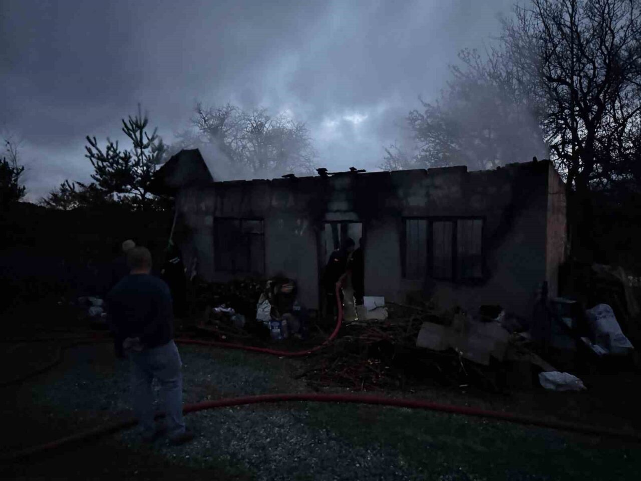 Kastamonu'nun Devrekani ilçesinde, İnciğez köyünde arıcılık yapan İ.D., sobayı yakmak