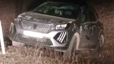 Erzurum'un Karayazı ilçesinde, Sedat Tutkun'un kullandığı araç kaygan yolda kontrolden