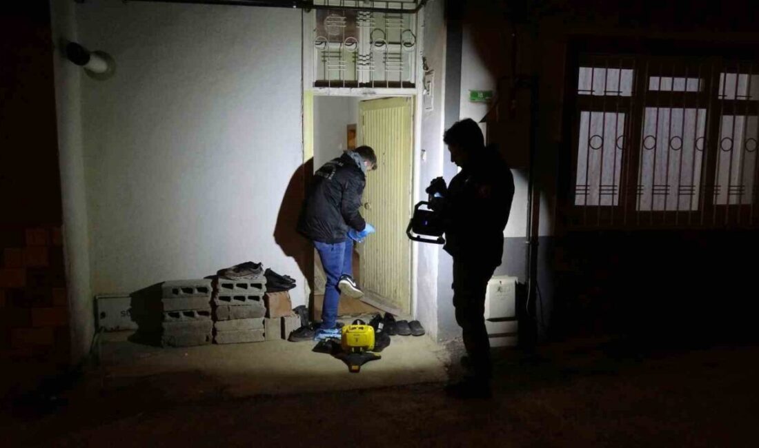 Malatya’nın Yeşilyurt ilçesinde, bahçede sofra bezi silkerken fenalaşarak düşen ve