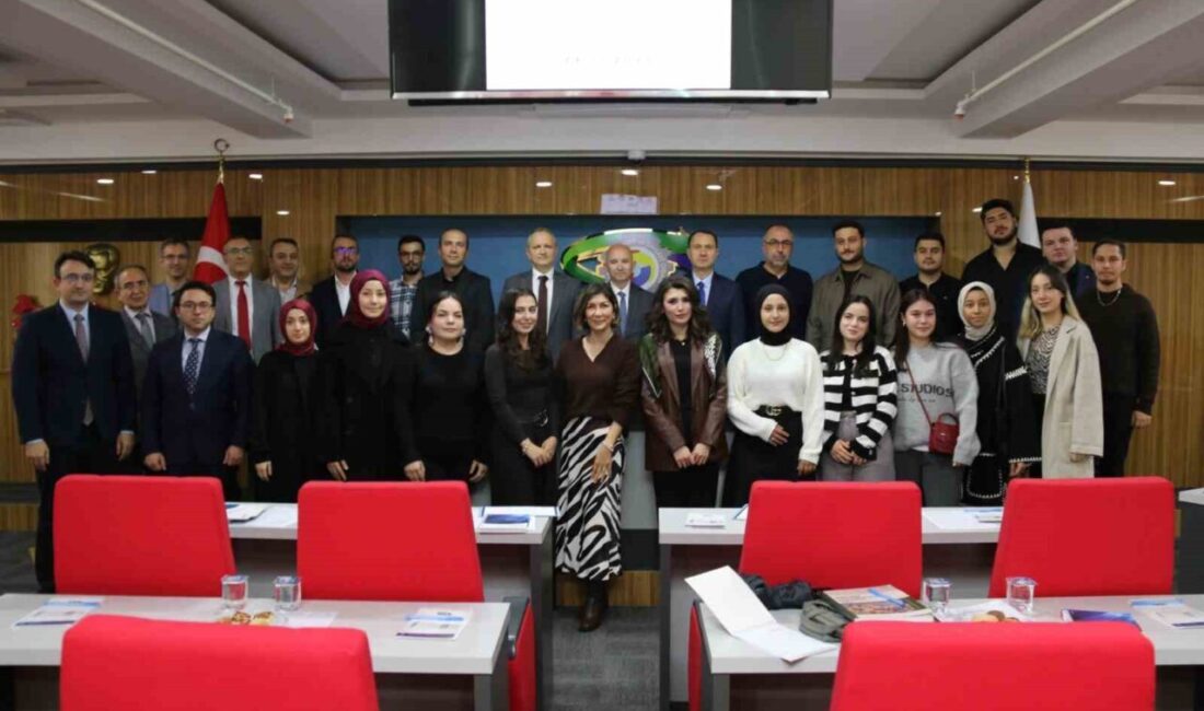 Karabük Üniversitesi ve çeşitli kuruluşların iş birliğiyle düzenlenen "Sosyal Gelişmeyi