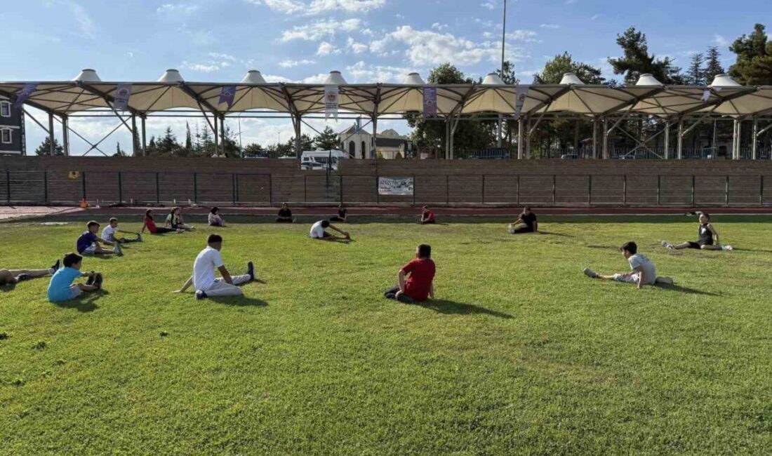Bilecik’in Söğüt ilçesinde Gençlik ve Spor Bakanlığı'nın düzenlediği atletizm antrenmanları,