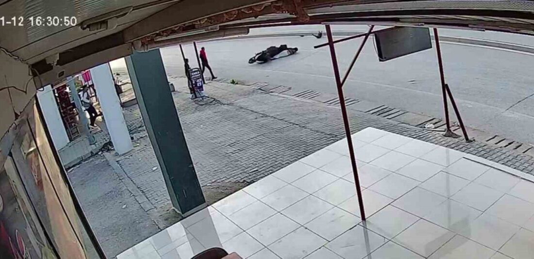 Hatay'da sokak köpeğine çarparak yaralanan motosiklet sürücüsü, kaza sonrası metrelerce