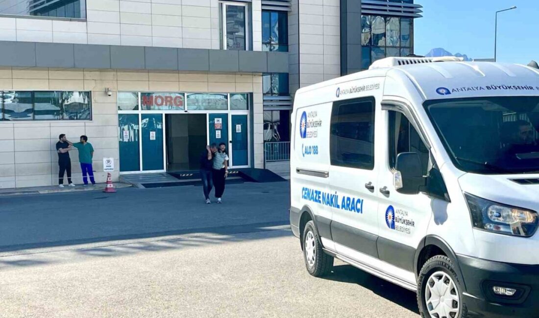 Kaş’ta Bıçaklanarak Öldürülen Gece Bekçisinin Cenazesi Gözyaşlarıyla Alındı Antalya'nın Kaş ilçesinde, Gökay S. (36) annesiyle ilişkisi olduğu iddia
