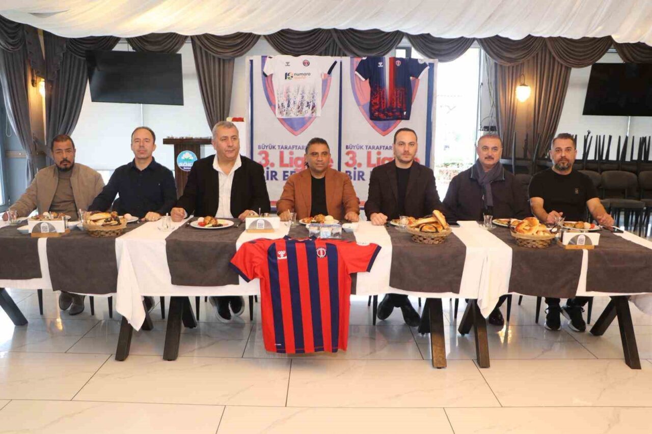 Söke 1970 SK Kulüp Başkanı Mahmut Gözüaçık, basın toplantısında son