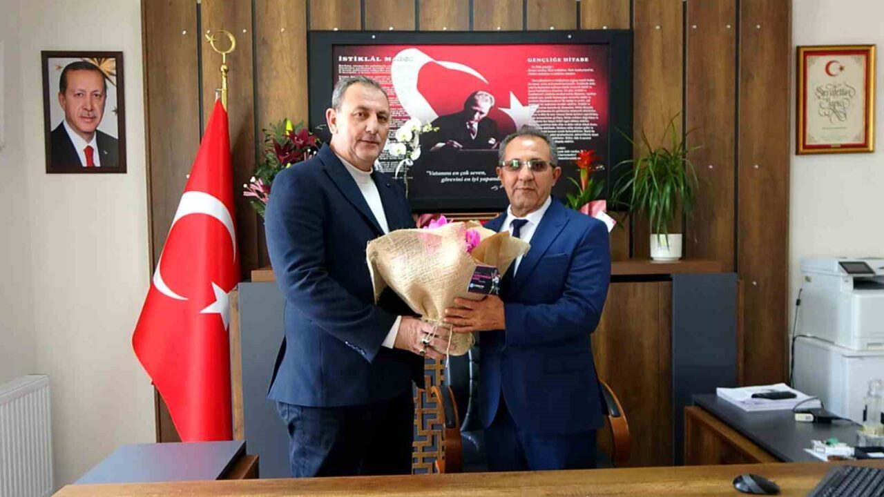 Söke Belediyesi, 24 Kasım Öğretmenler Günü'nde öğretmenleri unutmadı. Belediye Başkan