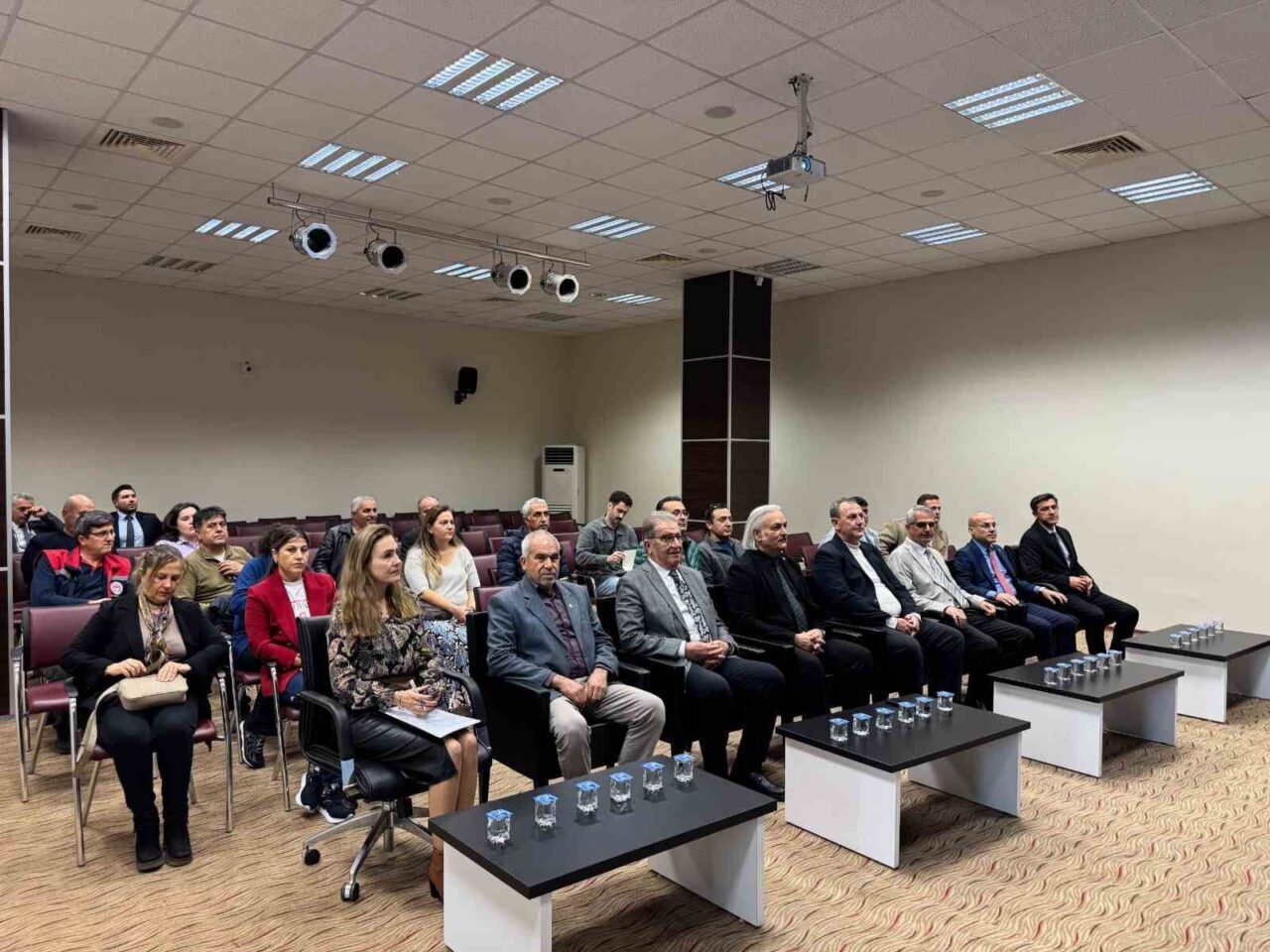 Söke’de Tarıma Dayalı İhtisas Seracılık Organize Bölgesi İçin Bilgilendirme Toplantısı Gerçekleştirildi