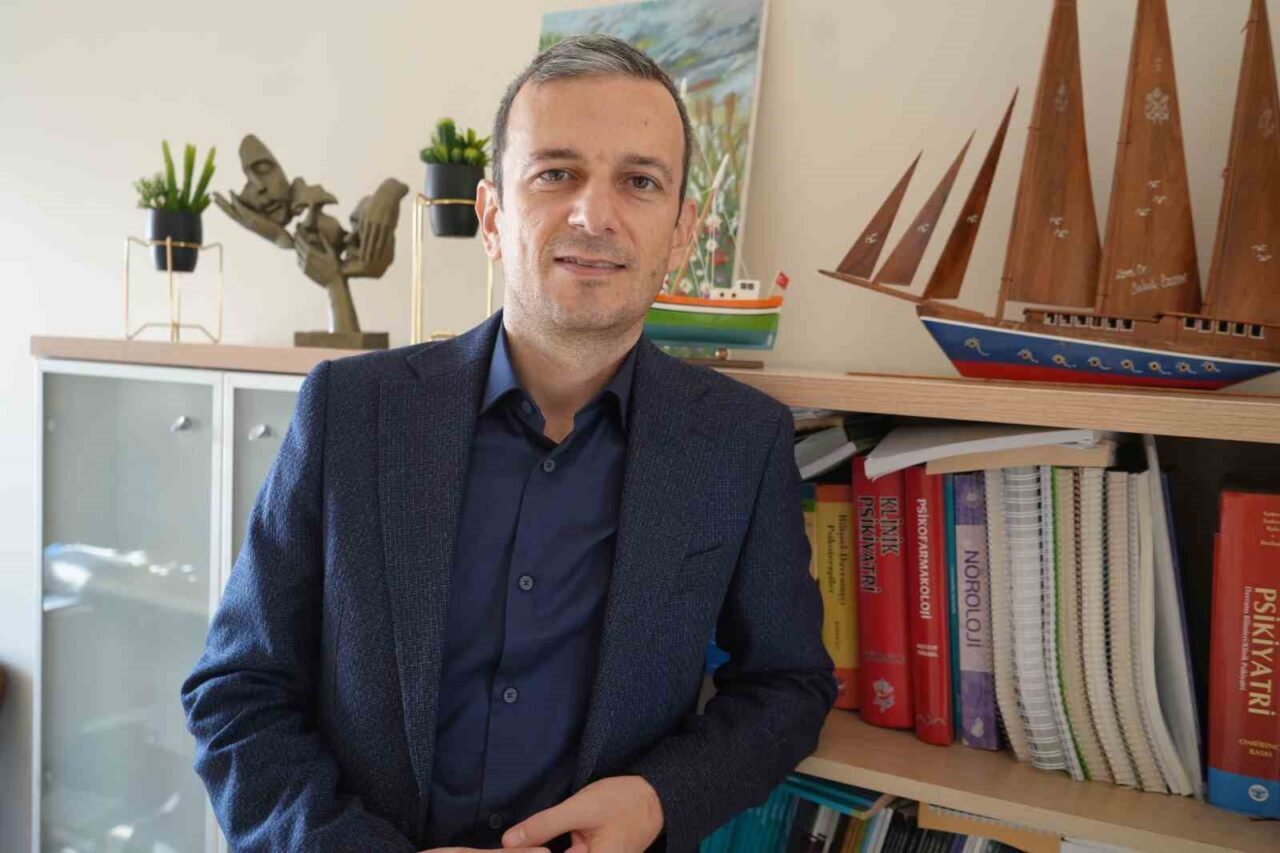 Ondokuz Mayıs Üniversitesi'nden Doç. Dr. Selçuk Özdin, sosyal medya bağımlılığının