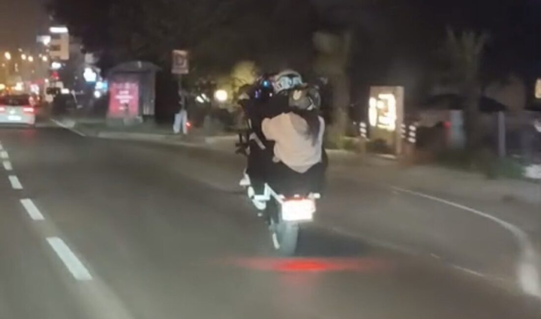 Samsun'da trafik güvenliğini tehlikeye atan bir motosiklet sürücüsüne, sosyal medyada