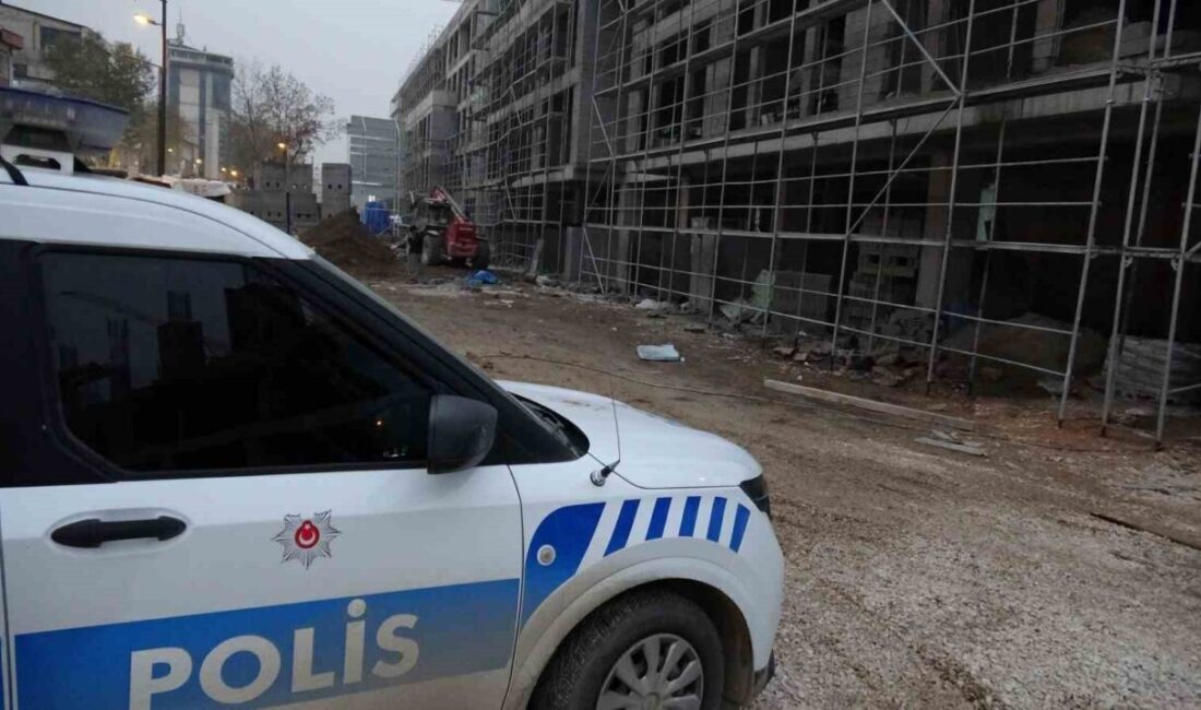 Malatya’da Şantiyede Spiral Makinesiyle Çalışan İşçi Eliyle Yaralandı Malatya'da bir şantiyede demir profil kesimi yapan işçi, spiral makinesiyle