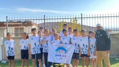 Niğde'de düzenlenen Eşref Aydın Bölgesel Kros Ligi Yarışmaları'nda Kayseri Büyükşehir