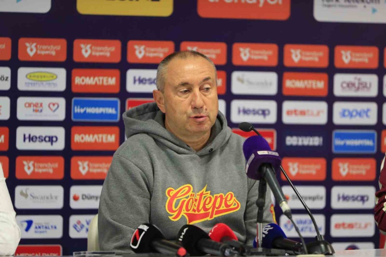 Göztepe Teknik Direktörü Stanimir Stoilov, Antalyaspor'u 2-1 yendikleri maç sonrası,