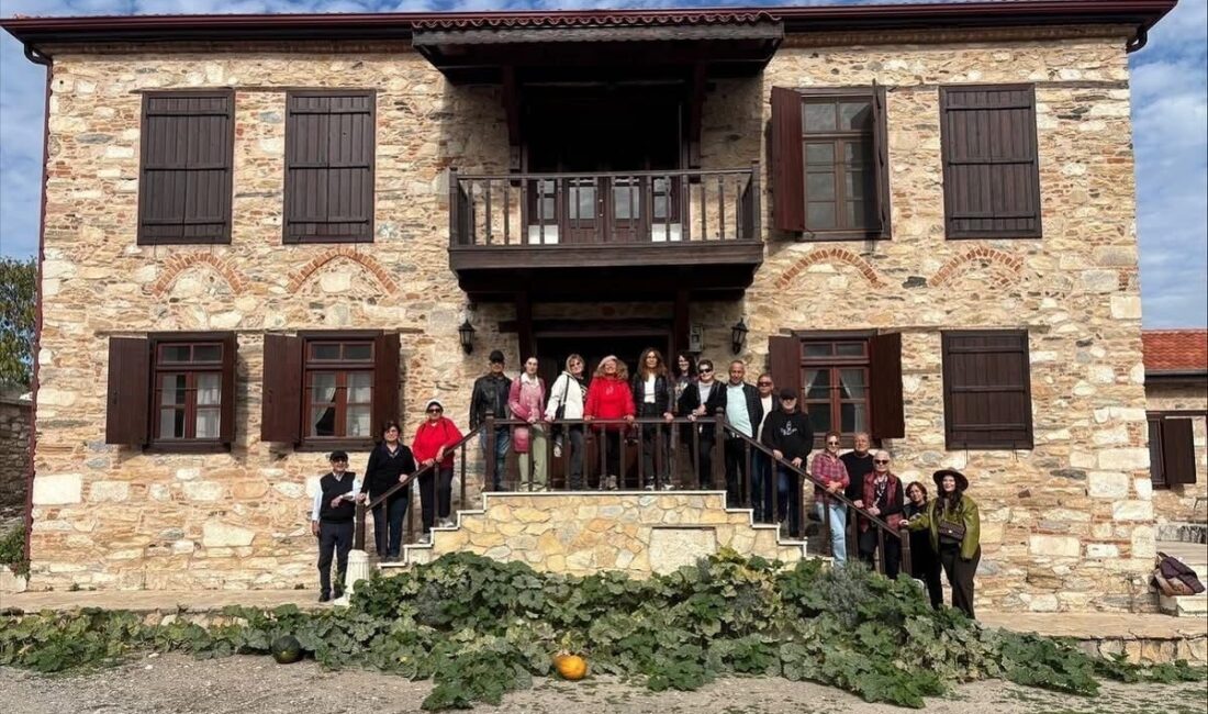 Muğla’nın Yatağan ilçesindeki Stratonikeia Antik Kenti, Menteşe Belediyesi Resim Topluluğu’na