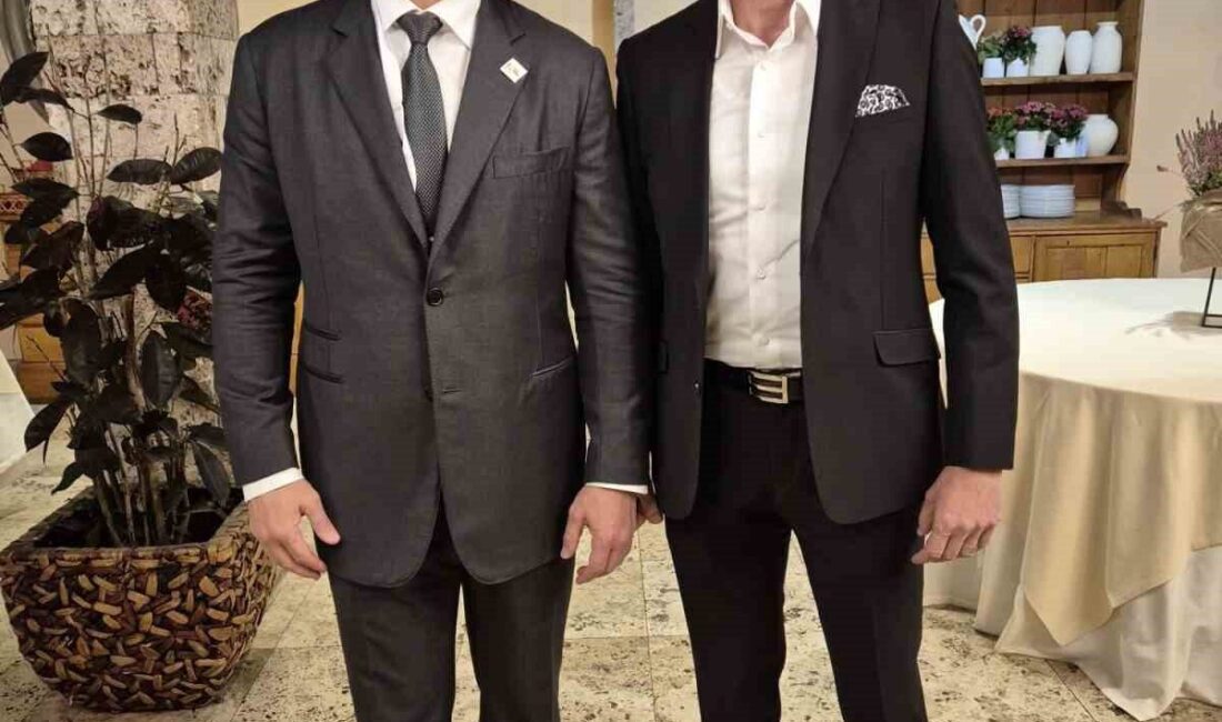 Türkiye Boks Federasyonu Başkanı Suat Hekimoğlu, Roma'da düzenlenen World Boxing