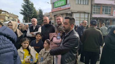 Afyonkarahisar’ın Şuhut ilçesinde umre adayları, Büyük Cami önünde düzenlenen törende