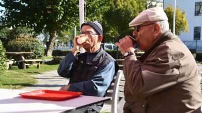Söke'nin Yenicami Mahallesi'ndeki Süleyman Seba Parkı, LİMA A.Ş.'nin yeni kafeteryasıyla