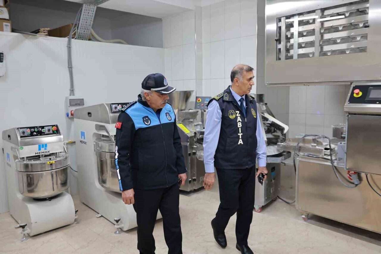 Sultanbeyli Belediyesi Zabıta Müdürlüğü, gıda güvenliğini sağlamak amacıyla kapsamlı denetimler
