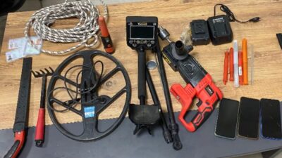 Sultanbeyli'de ormanlık alanda dron ile yapılan denetimlerde, kaçak kazı yapan