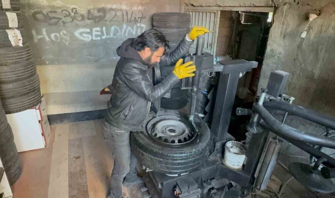 Oto tamir ustası Hamza Kayalı, araç sahiplerini kış lastiği takmaları